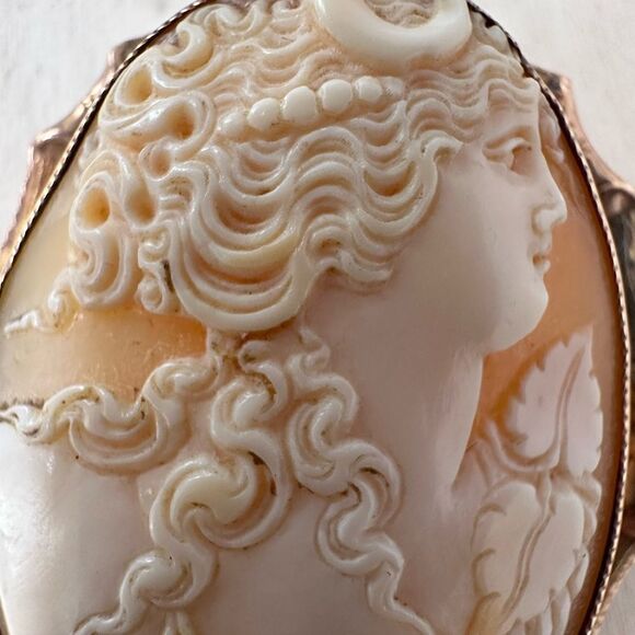 Antique Highly Detailed Shell Carved Cameo Brooch - Picture 6 of 12